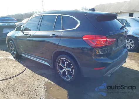 2018 BMW X1 xDrive28I z USA, uszkodzony, nr VIN WBXHT3C39J5L26260